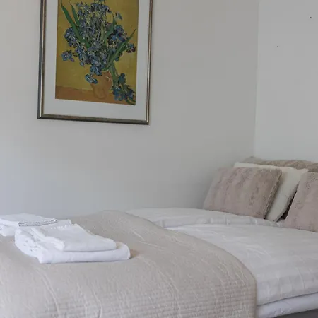 2bdr With Private Sauna Appartamento